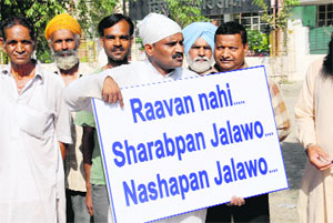 Professor Pandit Rao spreads awareness against the drug menace in Bathinda on Friday