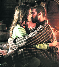 Shraddha Kapoor and Shahid Kapoor