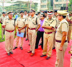 DGP SN Vashisht (extreme left) takes stock of the security arrangements at the venue of Prime Minister Narendra Modis rally in Karnal on Friday. 