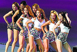 South Korean group Sistar shake a leg