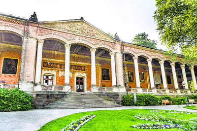 The Pumphall