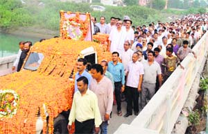 The funeral procession of former Union minister Brahm Dutt at Vikasnagar in Dehradun on Sunday