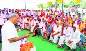 HJCP chief Venod Sharma addresses an election rally in Mastpur village in the Ambala Constituency