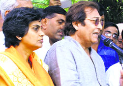 BJP MP Vinod Khanna addresses a rally organised in support of party candidate Latika Sharma in Kalka on Friday. Tribune photo