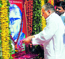 Samajwadi Party supremo Mulayam Singh Yadav pays tribute to Dr Ram Manohar Lohia on his death anniversary in Lucknow on Sunday. 