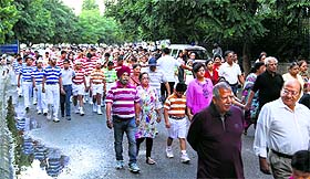 A walkathon was organised by Sat Paul Mittal School on the occasion of Grandparents Day in Ludhiana. 