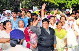 Mahila Congress leaders protest outside the Congress Bhawan in Chandigarh