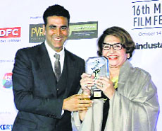 Akshay Kumar with Helen 