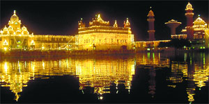 The distinctive character of Harmandar Sahib comes from elements of spatial planning, its architecture, visual character, recitation of Gurbani  the sound scape, life and activities within the precinct  with the Guru at the centre in the sanctum sanctorum of the shrine. 