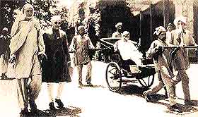A photo of Jawaharlal Nehru accompanied by Khan Abdul Ghaffar Khan arrives at Viceregal Lodge at the IIAS. Sardar Vallabhbhai Patel also seen in the rickshaw.