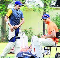 Stand-in-skipper Gambhir catches up with Yuvraj ahead of the North Zone-Central Zone clash in the Duleep Trophy semifinal