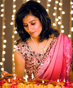 Traditional diyas and ligfhts can lift up your Diwali spirit