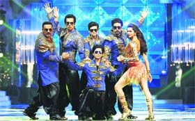 A still from Happy new year