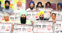 Members of the AISSF and Sikh Student federation (Mehta) give a call for Punjab bandh on November 1 in protest against the 1984 riots in Jalandhar on Monday. Tribune Photo: Sarabjit Singh