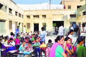 An open classroom at Government Primary School Kundanpuri in Ludhiana