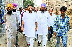 Aam Aadmi Party MP Bhagwant Mann at Teja Rohela village in Fazilka on Thursday