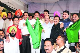 National SC Commission Vice-Chairman Raj Kumar Verka, MLA OP Soni and Northern Railway's Ferozepur Division Manager NC Goyal flag off the weekly Amritsar-Gorakhpur train at the Amritsar railway station on Sunday