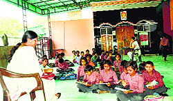 A class being held at a temple in Hisar