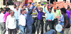 Supporters of Vijay Sampla in Hoshiarpur break into a dance soon after his swearing-in at Rashtrapati Bhawan.