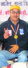 Mohinder Singh with his gold medal.