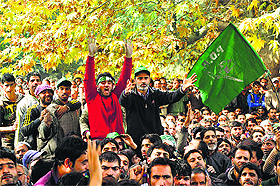 PDP supporters during a party rally in Anantnag on Tuesday. 