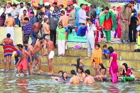 No separate arrangements for women devotees for bathing in a pond