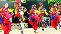 artistes perform during the sixth Chandigarh National Crafts Mela at Kala Gram, Chandigarh, 