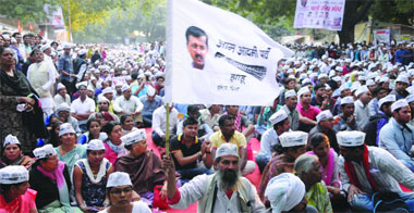 AAP supporters at the launch of Delhi Dialogue at Jantar Mantar in New Delhi on Saturday. tribune Photo: Mukesh Aggarwal