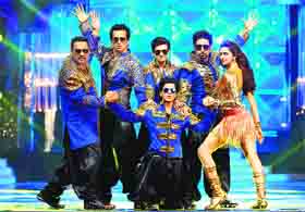 A still from Happy New Year
