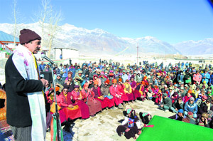 Former Union Minister and Congress leader Ghulam Nabi Azad addresses a gatherting in the Ladakh reion on Sunday.