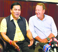 Sports Minister Sarbananda Sonowal tried to persuade Terry Walsh to stay on but the Australian stuck to his decision and would fly back home on Wednesday