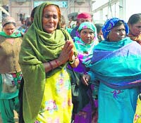 Rampals followers leave Satlok Ashram on Wednesday