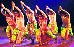 Bharatanatyam dancer Prathibha Prahlad's troupe of performers