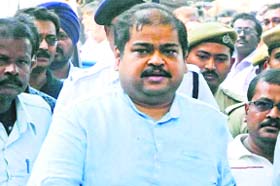 Trinamool Congress MP Srinjoy Bose being taken to a city court in connection with the Saradha scam in Kolkata on Saturday