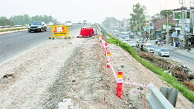 A spot without railing at the flyover on National Highway 1 at Gharaunda in Karnal district.