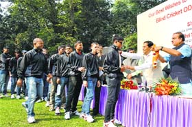 The minister felicitates the Indian team ahead of the blind cricket World Cup in New Delhi on Monday