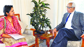 State Teachers Coordinator, Art of Living Foundation, Arunima Sinha with Governor NN Vohra in Jammu.