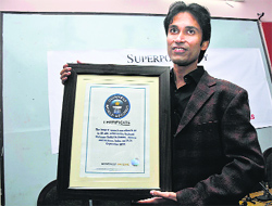 Vickrant Mahajan becomes first filmmaker to write, shoot, edit, mix and release a feature film in just one day
