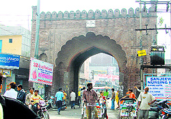 Several residents of old localities with narrow lanes and inadequate civic amenities are gradually shiting towards the well-planned colonies on the ourskirts having wide roads and ample green areas. This awareness and demand for a better lifestyle has increased the demand for newly developed townships and residential societies in and around Panipat. They are investing in plots, houses and flats in the newly developed colonies