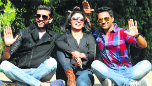 (L-R) Yuvraj Hans, Neeru Bajwa and Harish Verma