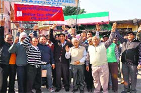 BSNL non-executive employees stage a protest at Mayapur-based office in Haridwar on Thursday