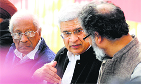 CPI leader AB Bardhan, CPM general secretary Parkash Karat and CPI (ML)-Liberation general secretary Deepankar Bhattacharya at the rally.