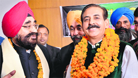 Satish Arora after being elected the president of the Punjab Hotel Association in Bathinda on Sunday. 