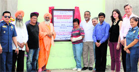 Indian ambassador to the Philippines, DL Ralte, along with environmentalist Balbir Singh Seechewal, lays the foundation of the first Punjabi school in the Philippines.
