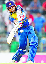 Mahela Jayawardene plays a shot on Saturday.