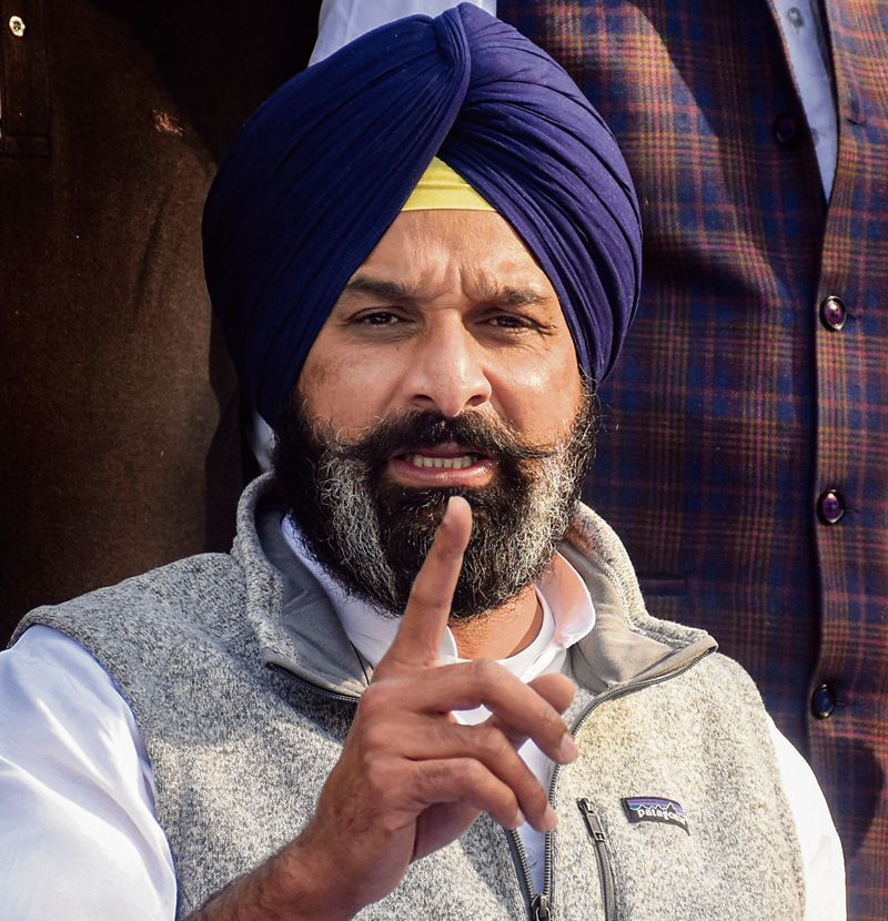 ਮਜੀਠਾ ਥਾਣਾ ਮਾਮਲਾ: ਬਿਕਰਮ ਮਜੀਠੀਆ ਸਮੇਤ 3 ਨੂੰ ਮਿਲੀ ਪੱਕੀ ਜ਼ਮਾਨ SC rejects Punjab Govt plea challenging SAD leader Bikram Majithia's bail in drugs case - The Tribune